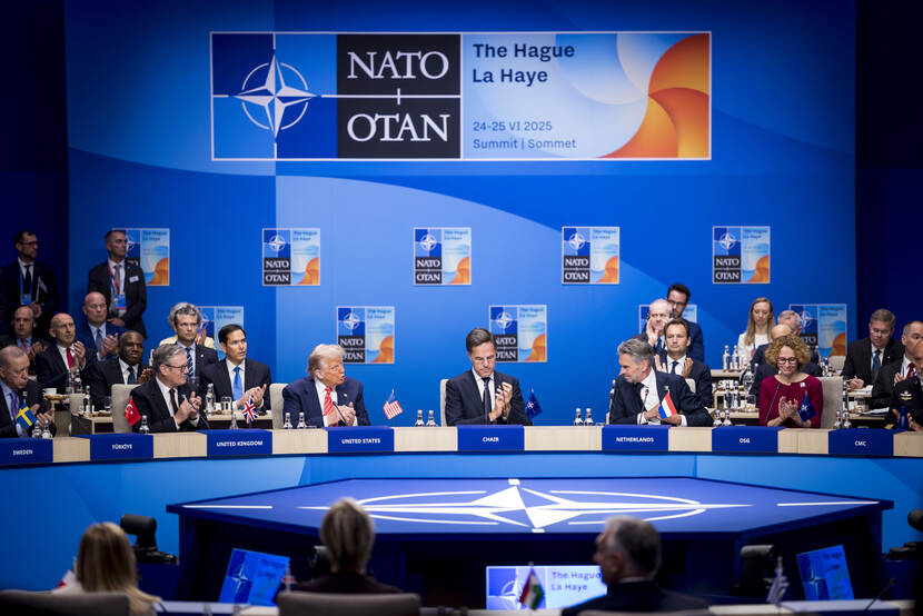 NATO-Konflikt: Gemeinsames Engagement oder Druck?