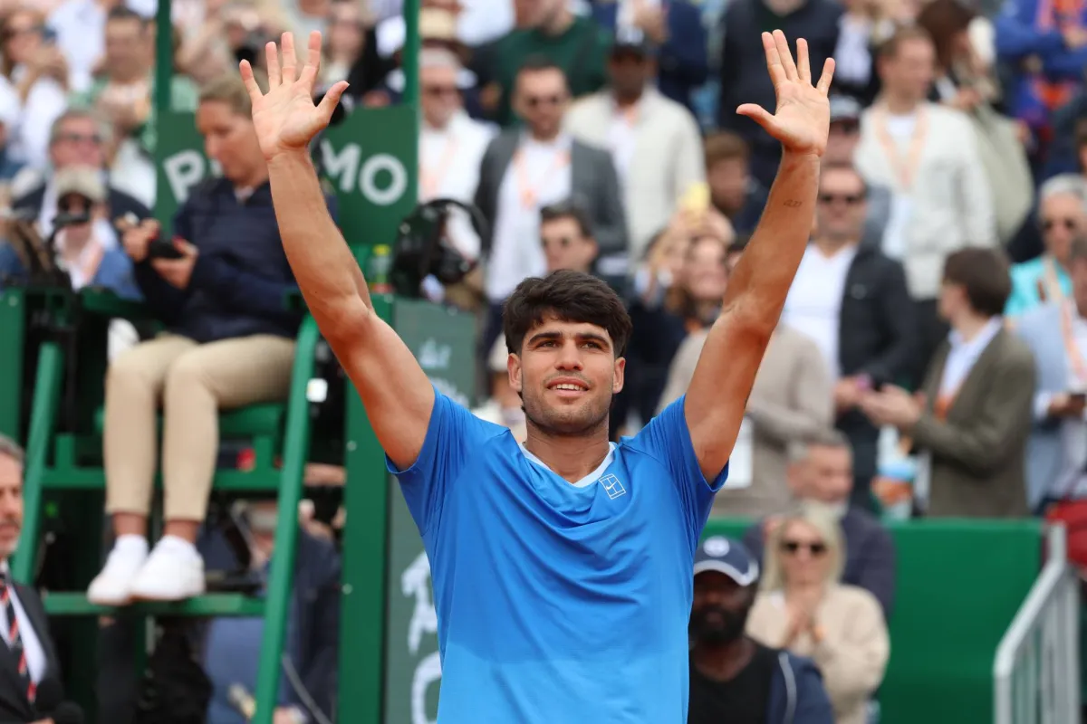 ألكاراس يبدأ مشواره في مونت كارلو بفوز ساحق