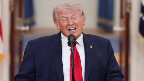 إلهان عمر تدعو لعزل ترامب بسبب تهديداته لإيران