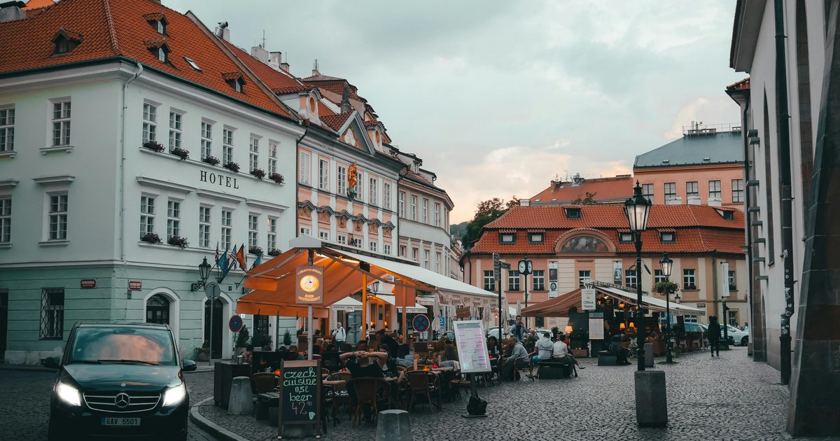 Closure of Shops and Cafes in Qalyubia Starting at 9 PM