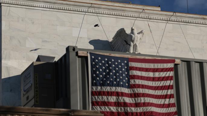 صراع الفائدة في الاحتياطي الفيدرالي الأمريكي