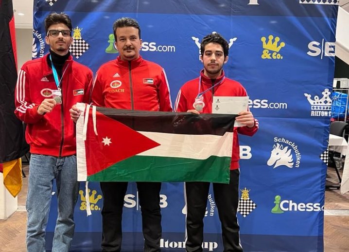 Cinq joueurs dominent le tournoi d'échecs rapide en Jordanie