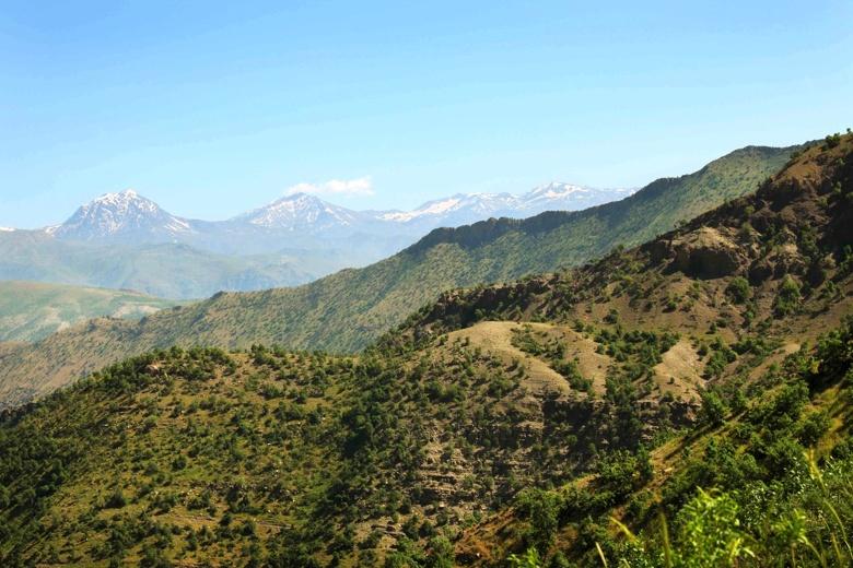 جبال أفغانستان ملاذ للمغامرين والباحثين عن الراحة