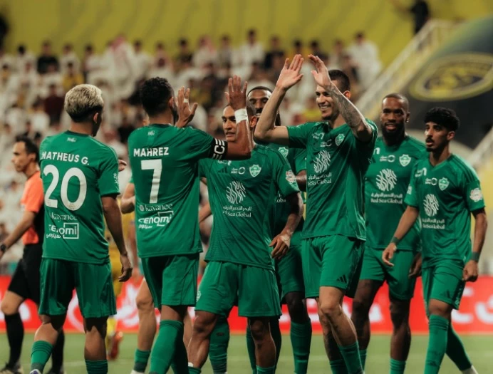 الأهلي والخلود: مواجهة حاسمة في دوري روشن السعودي