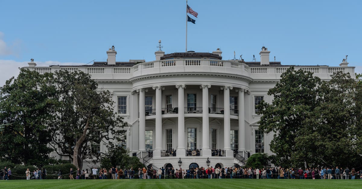 صراع الأجنحة في البيت الأبيض حول الحرب على إيران