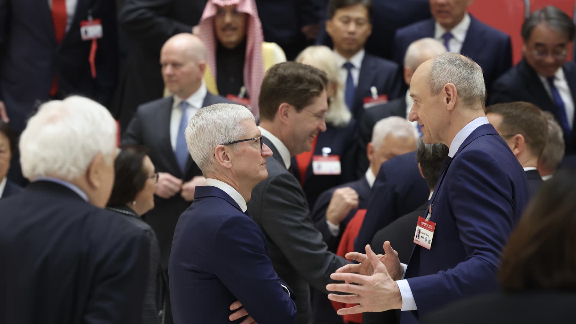 Perusahaan Besar Investasi di China di Tengah Risiko Perdagangan