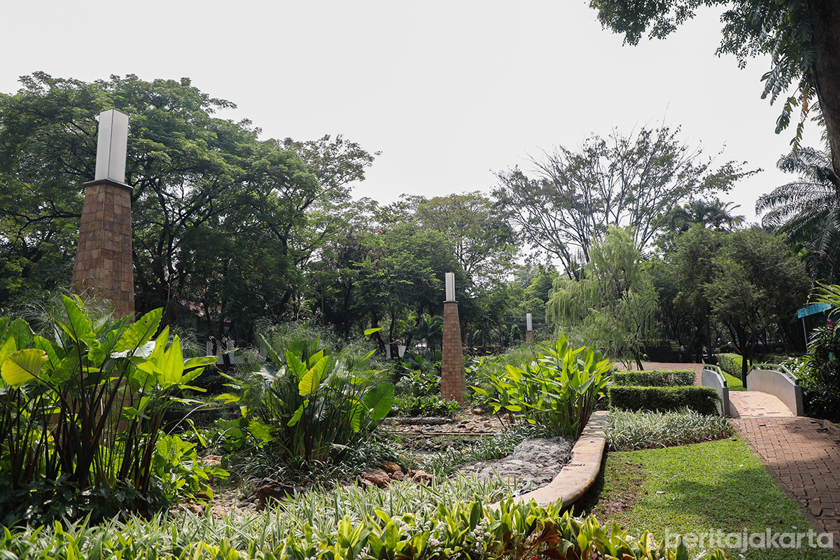 مشروع مواقف السيارات في تامان بنديرا بوساكا بجاكرتا