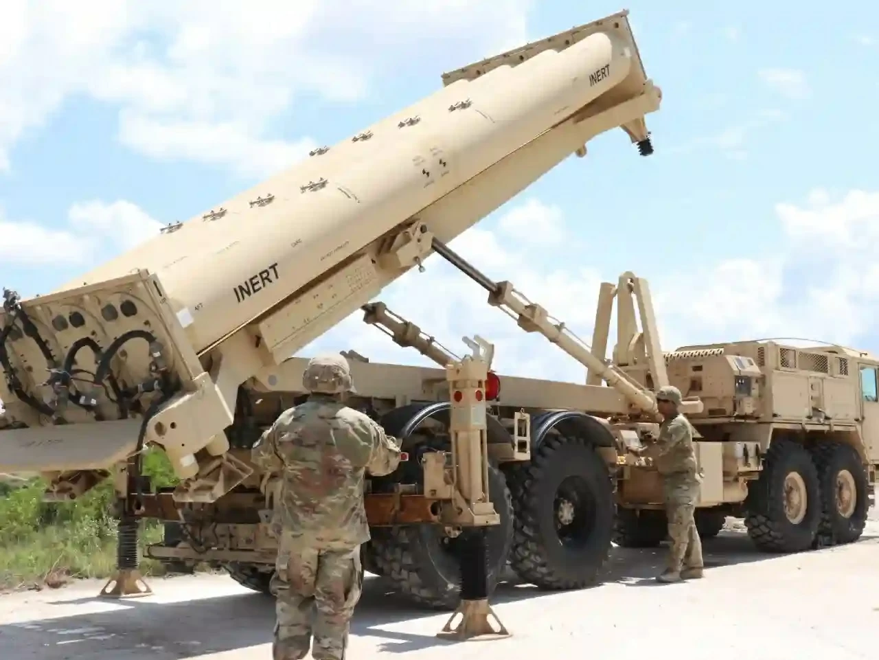 US-Verteidigungsausgaben auf 1,5 Billionen Dollar erhöhen