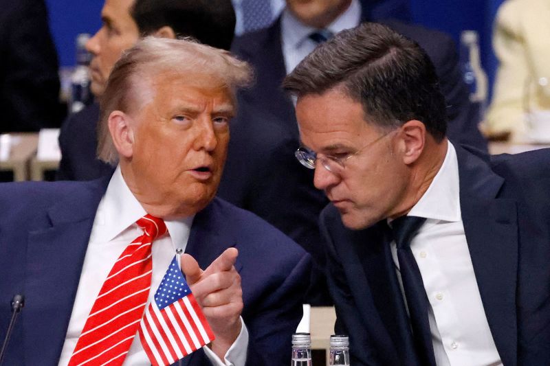 ترامب يلتقي قائد الناتو وسط تساؤلات حول انسحاب محتمل