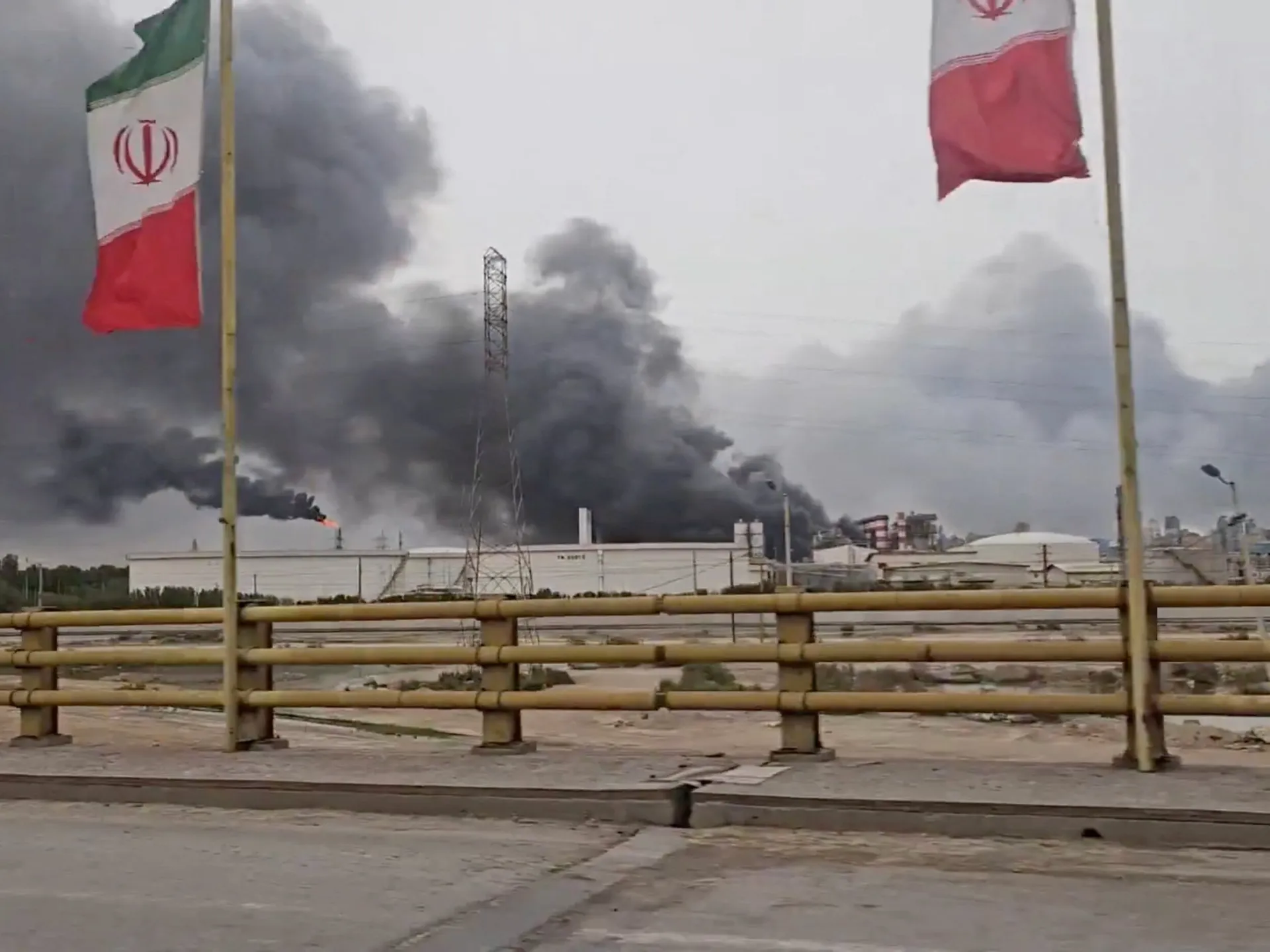 تصعيد أمريكي محتمل ضد إيران بعد انتهاء المهلة