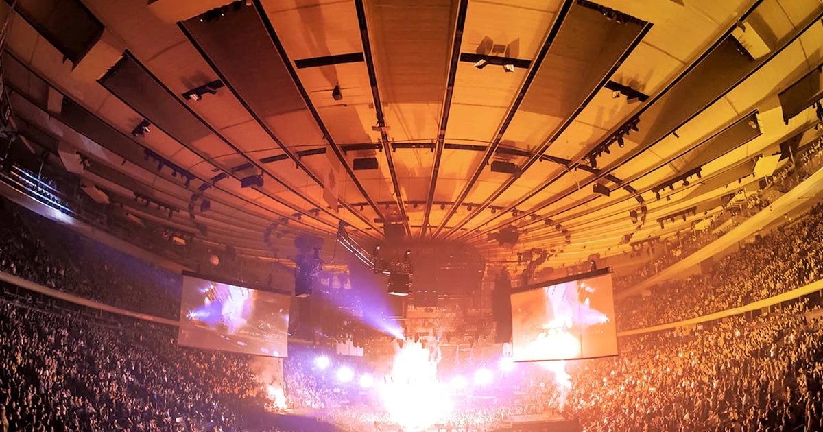 Affrontement gardiens de but lors d'un match de hockey