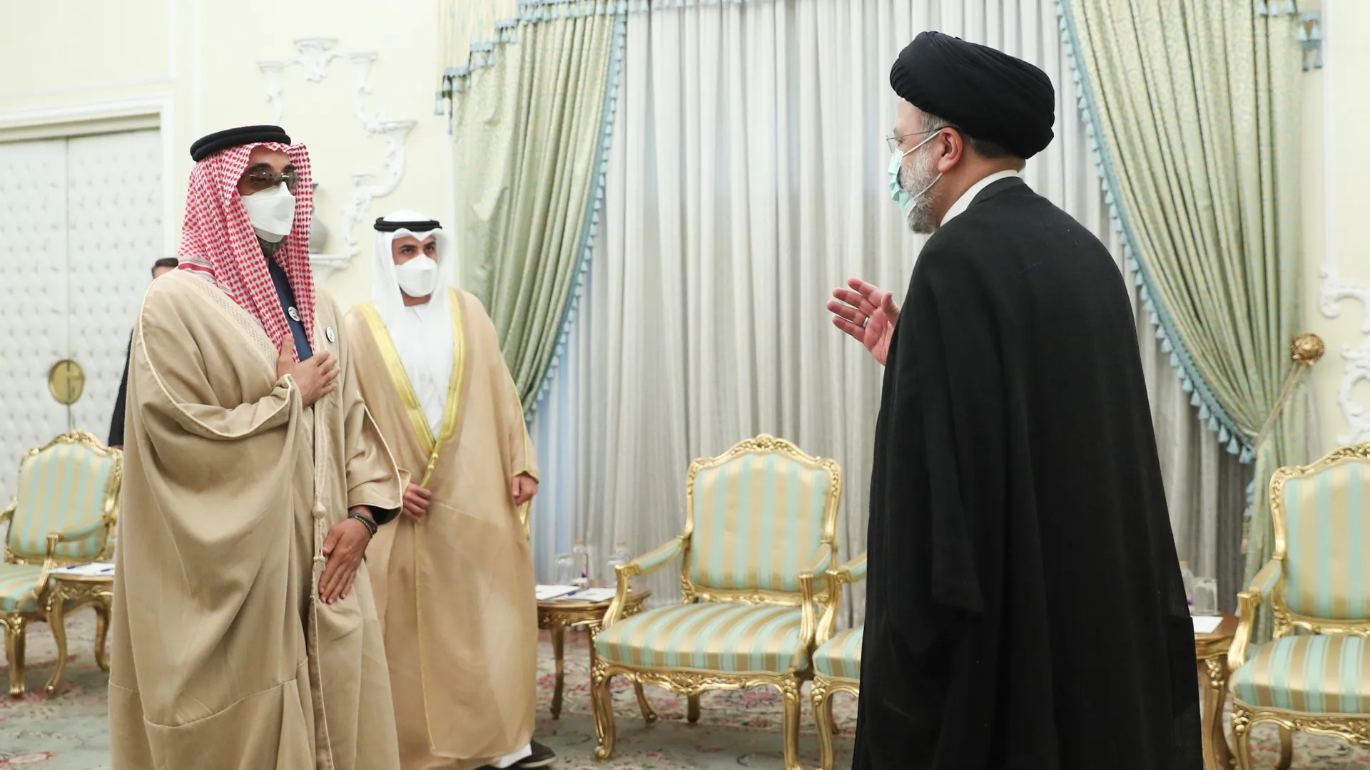 الإمارات تؤكد أهمية التزام إيران بوقف الهجمات