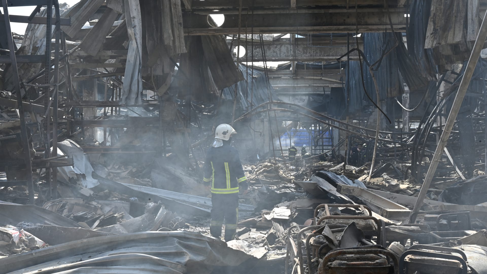 Russian Shelling Escalates in Ukraine: Five Killed