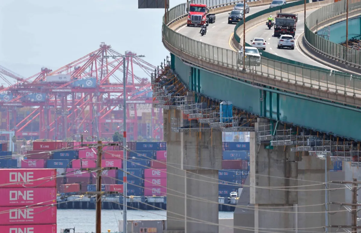 Trump impose des droits de douane sur les importations mondiales