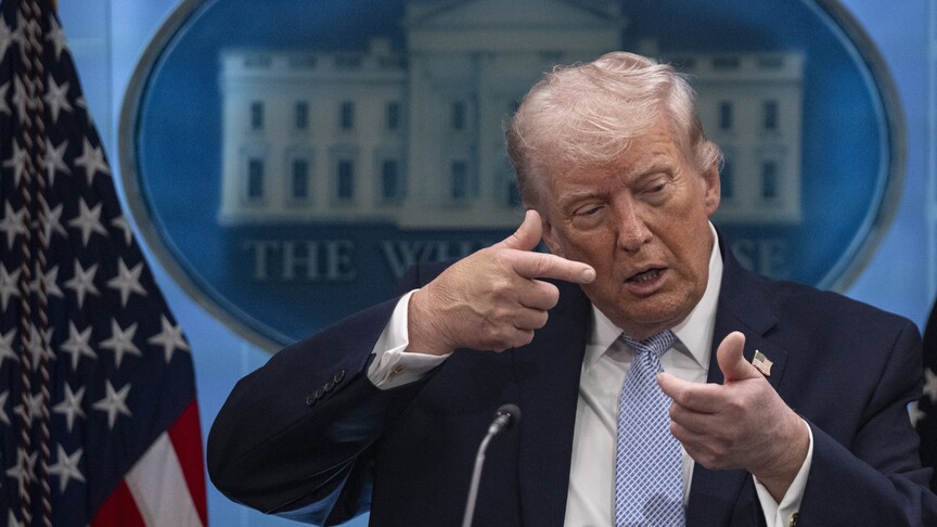 ترامب يدرس ضربات عسكرية محتملة على إيران