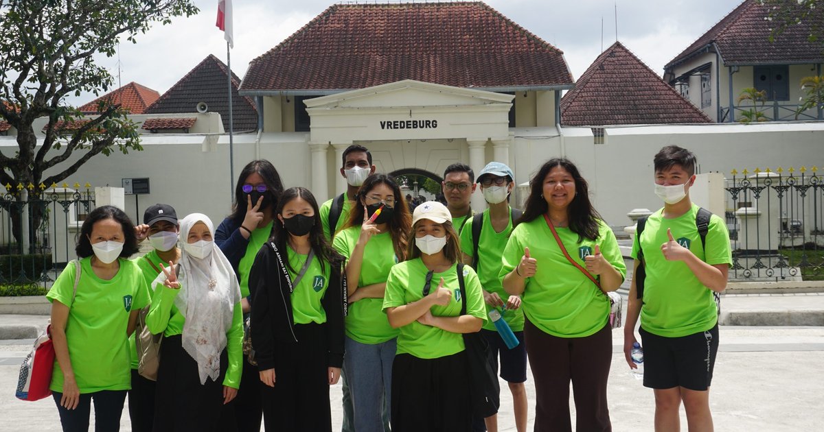 Restrictions on Smartphone Use in Indonesian Schools