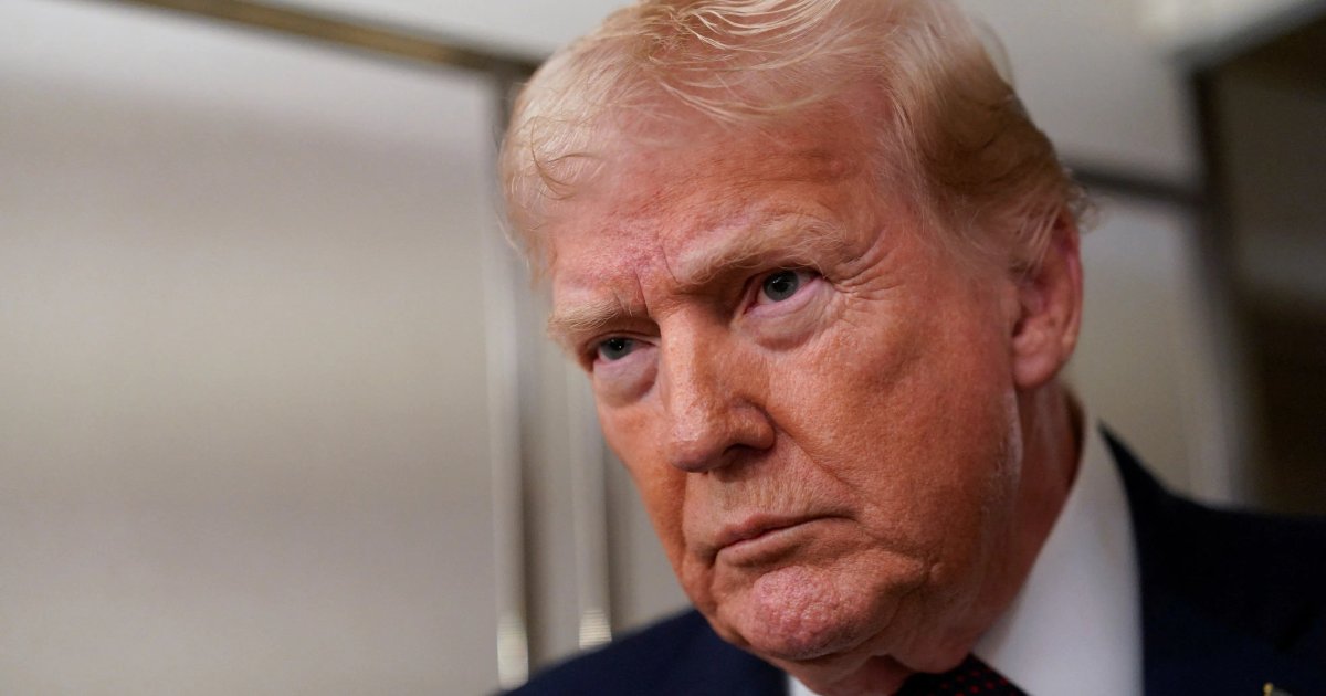 ट्रम्प ईरानी यूरेनियम के खिलाफ सैन्य विकल्प पर विचार कर रहे हैं