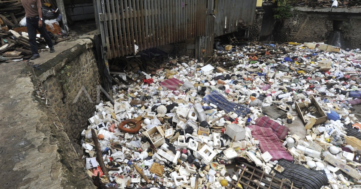 Waste Accumulation in Jakarta and Its Public Health Impact