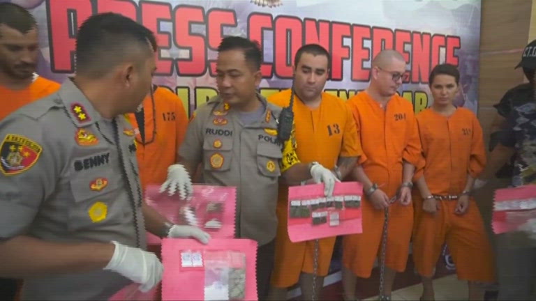 الشرطة الإندونيسية تكشف شبكة تصنيع المخدرات في جاكرتا
