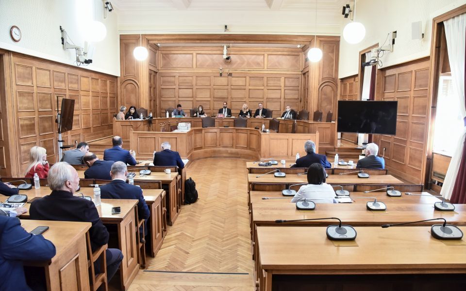 لجنة تحقيق برلمانية في الإعلام العام: محكمة سياسية