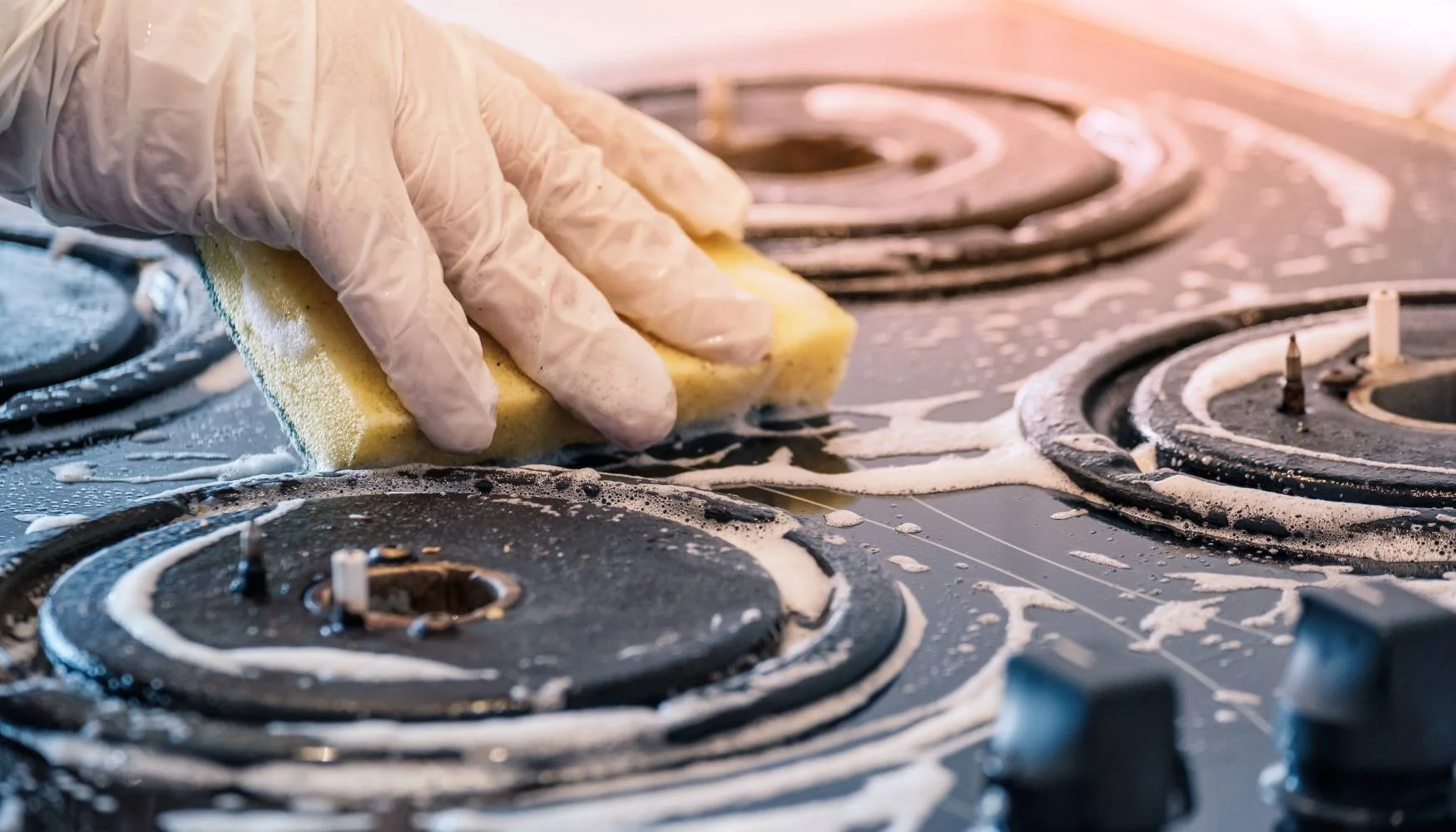 Reinigen Sie den Herd in weniger als einer Stunde