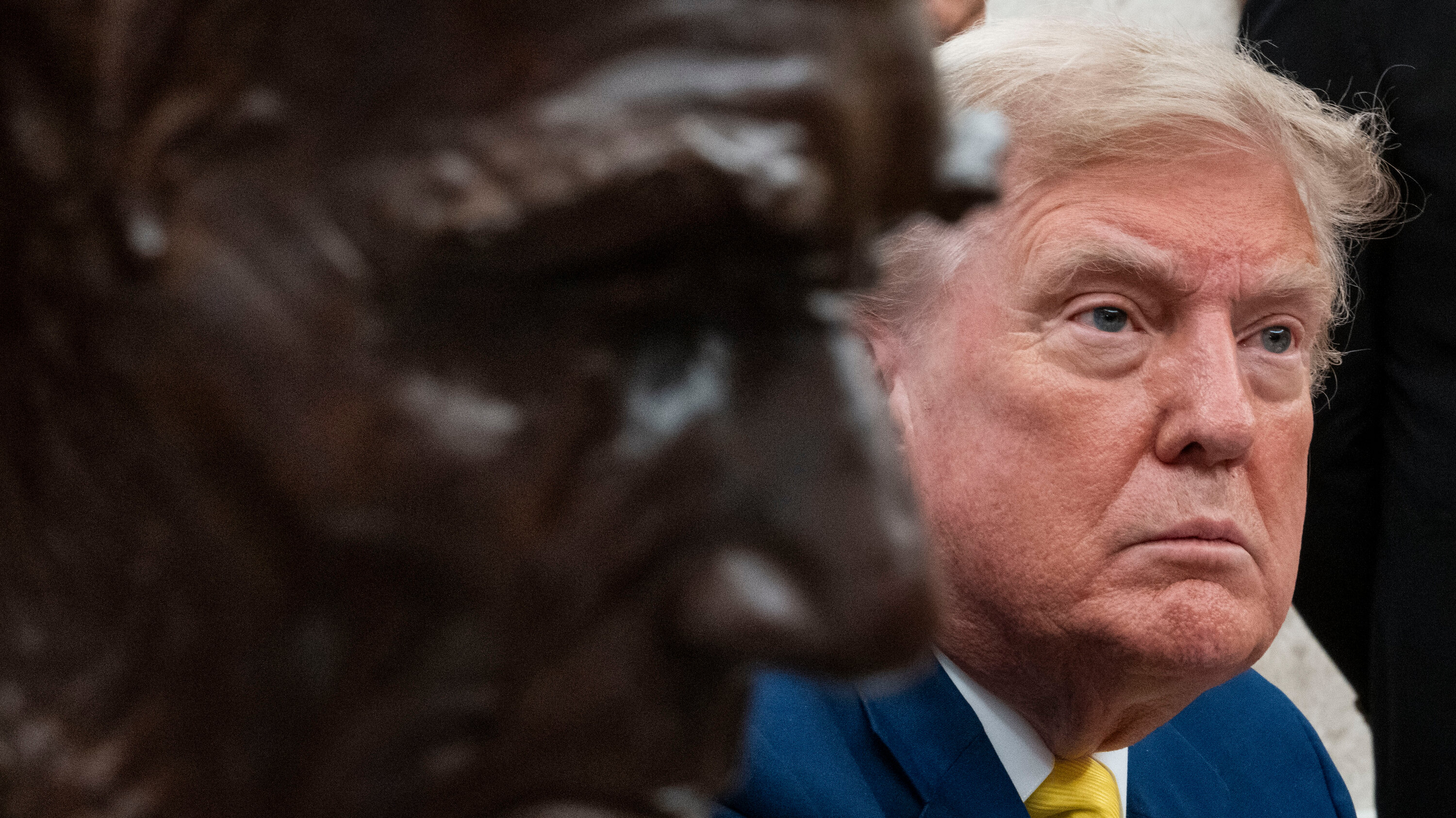 ترامب يحدد مهلة للإيرانيين حتى مساء الغد