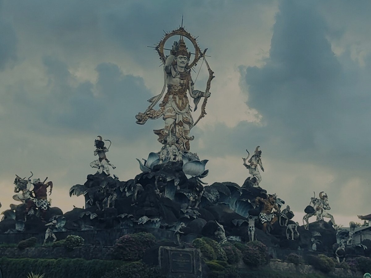 أمطار خفيفة في إندونيسيا يوم الأربعاء