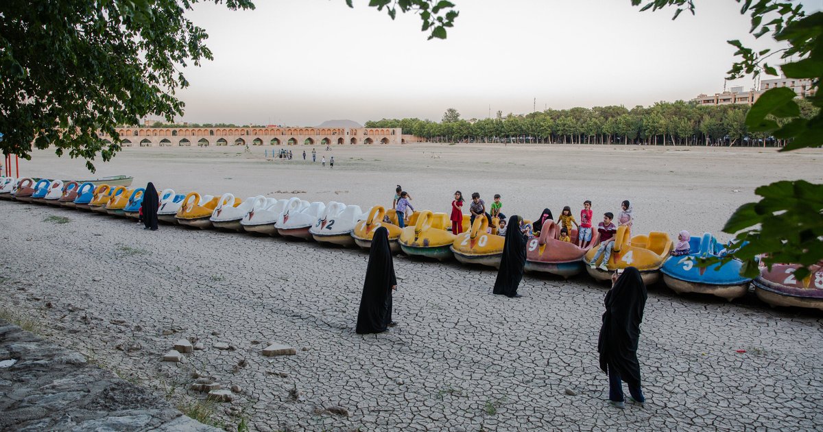 استهداف محطات الكهرباء في إيران وتأثيرات الدومينو
