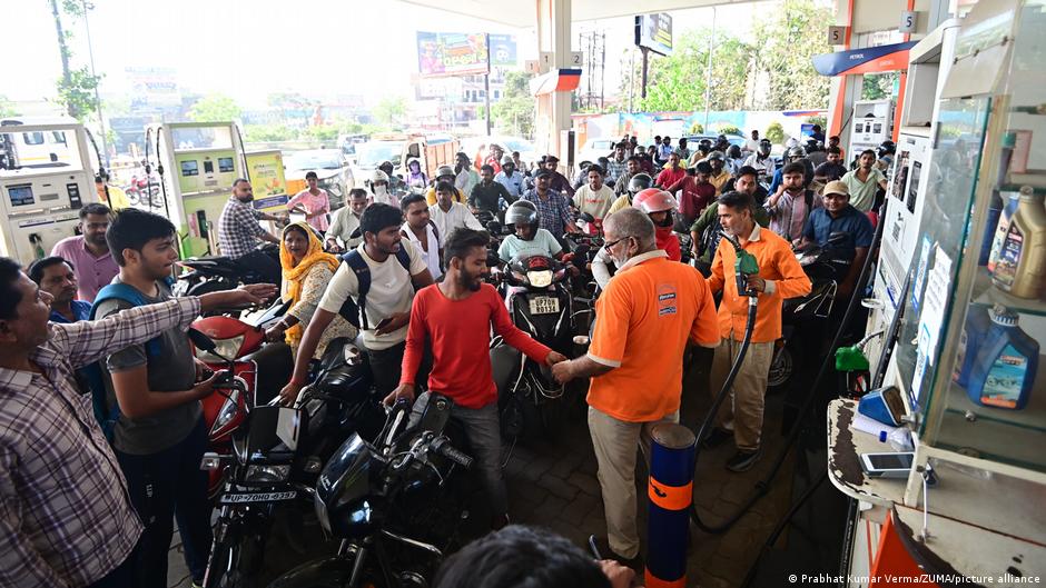 Indien senkt Steuern auf Kraftstoffe angesichts steigender Ölpreise