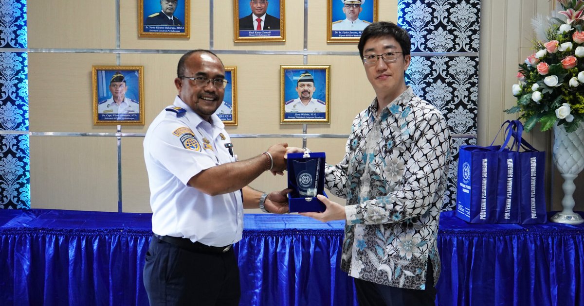 دعم الشباب في نوسا تنغارا الغربية