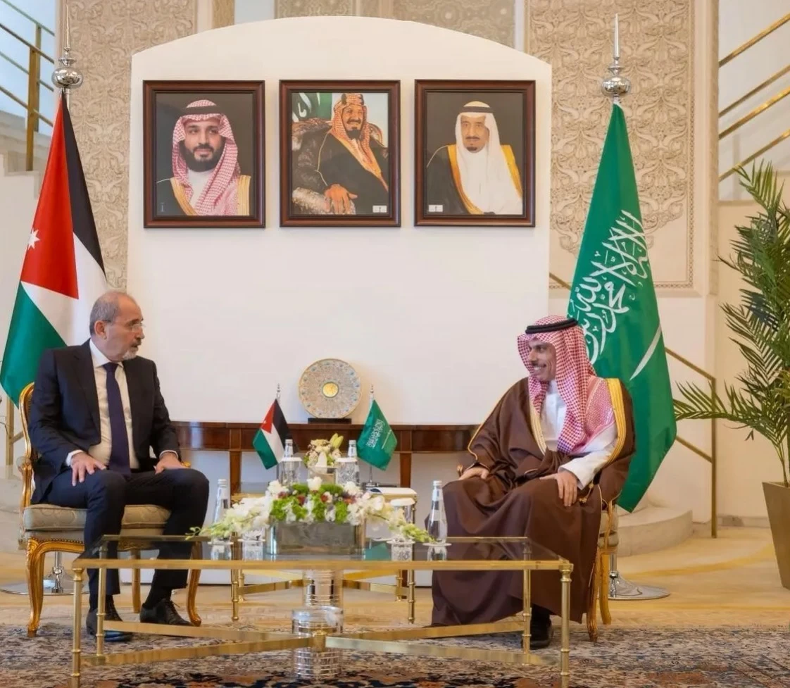 استقبال وزير الخارجية السعودي لنظيره الأردني