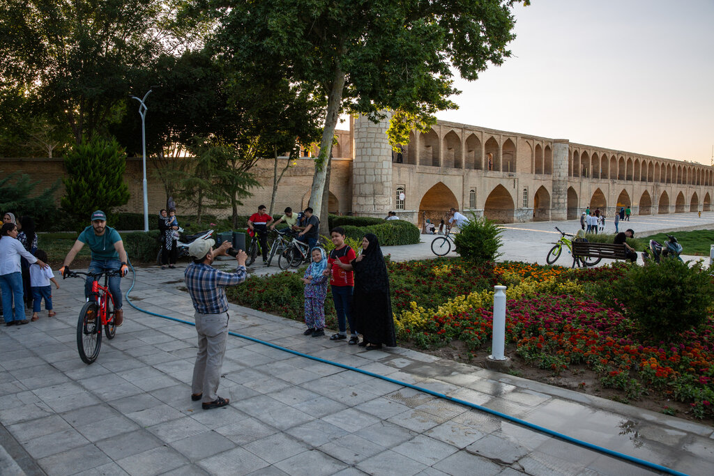 حادثة أصفهان تعيد ذكريات طبس الإيرانية