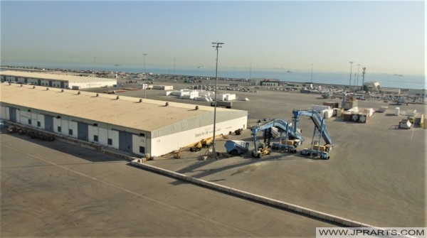 تعليق مؤقت لميناء خليفة بن سلمان في البحرين