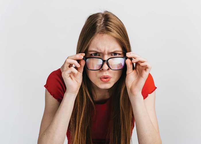 Signes astrologiques curieux : 4 signes en quête de détails