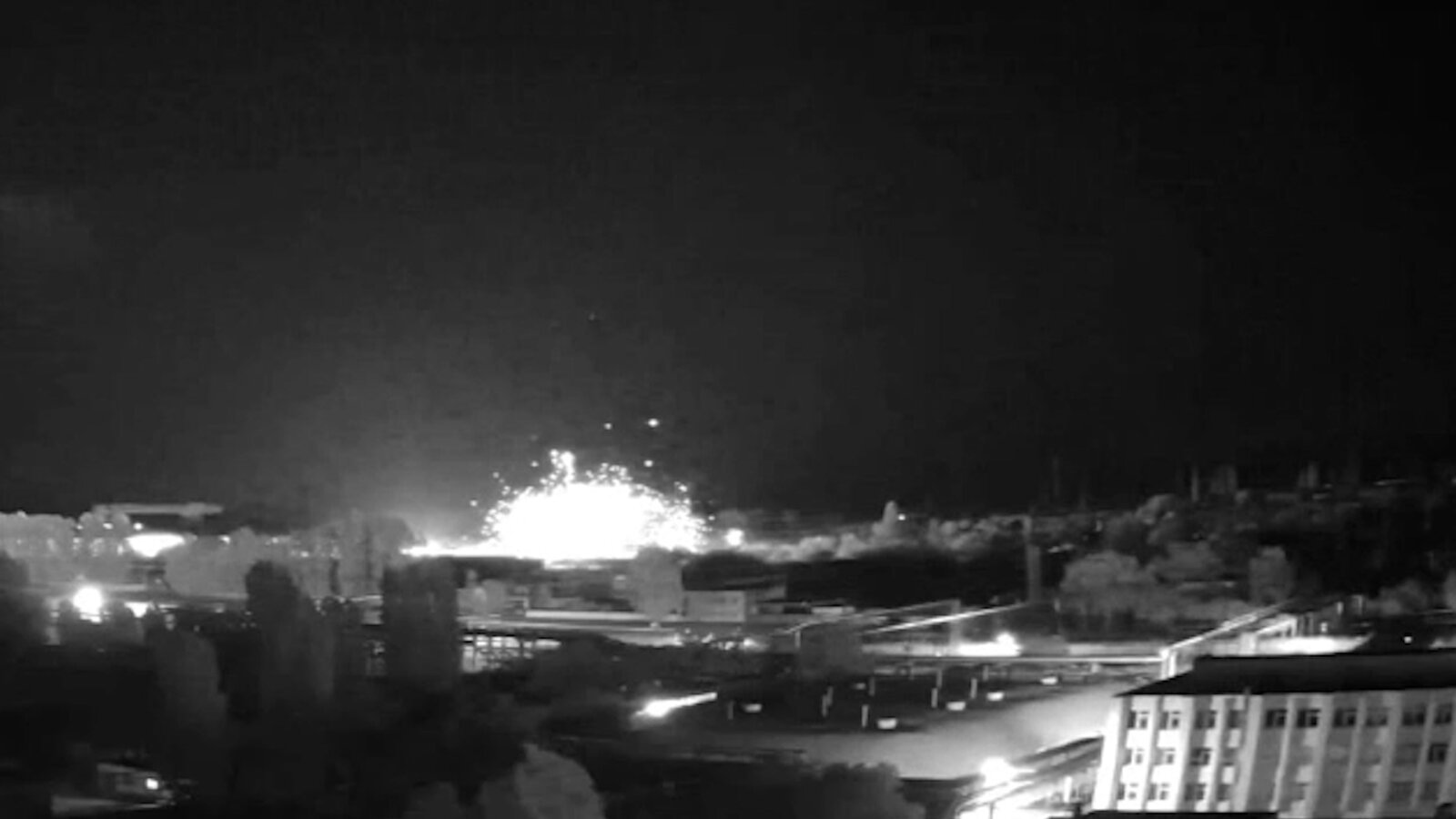 مقتل شخص وإصابة آخرين في قصف روسي على زابوروجيا