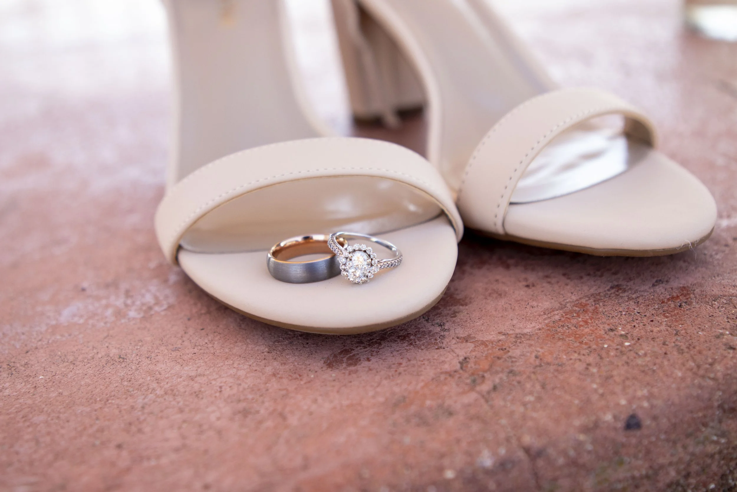 محافظ شمال سيناء يشارك في حفل زفاف بالعريش