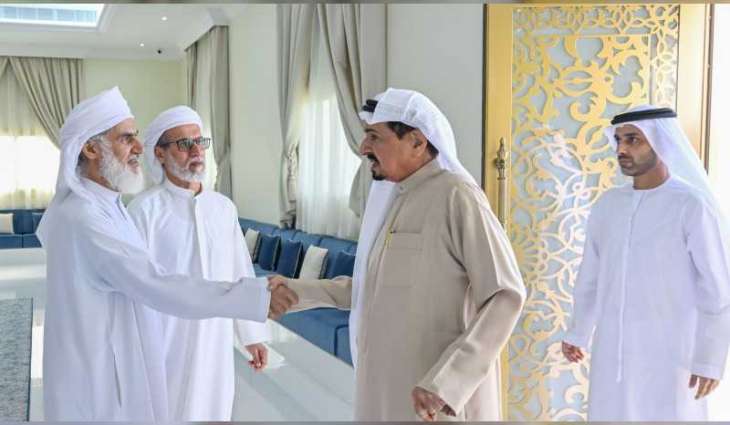 حاكم عجمان يقدم العزاء في وفاة محمد عبدالله الشيبة