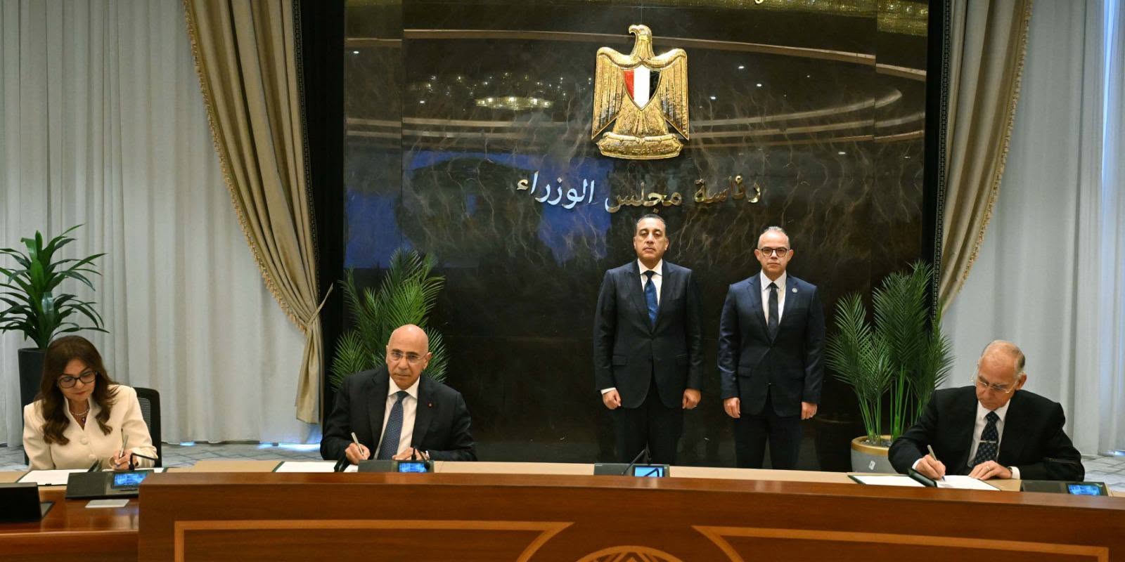 توقيع اتفاقية استراتيجية لنقل ملكية محطات وقود