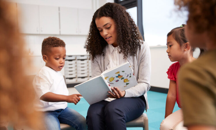 دور المعلم في التعليم: أكثر من مجرد إنتاجية