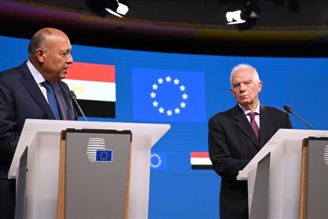 اجتماع وزير الخارجية ورئيس هيئة الاستعلامات