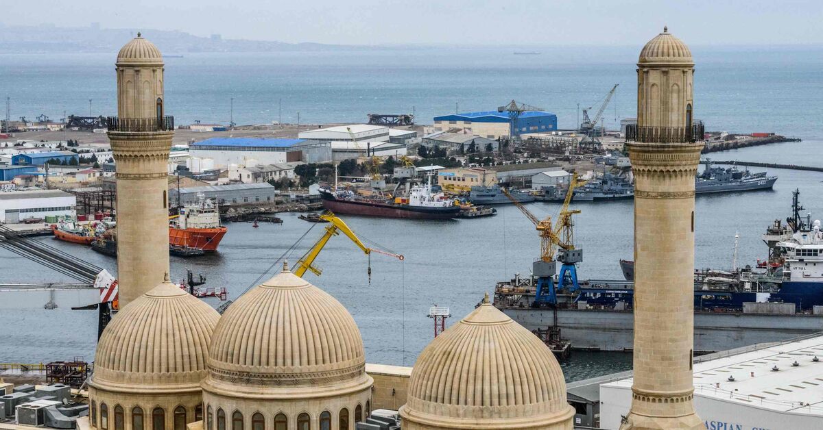 Azerbaijan Gains from Rising Oil Prices Amid Iranian Tensions