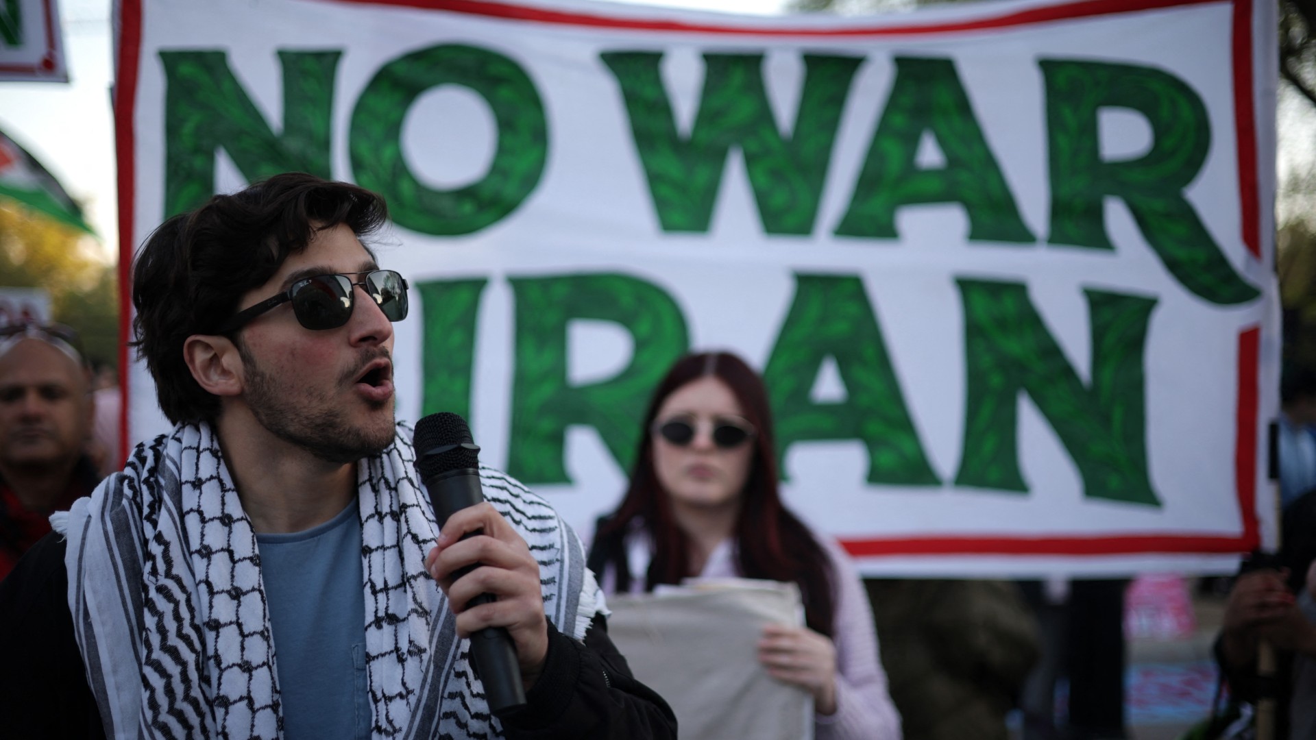 الفجوة الجيلية في الجالية الإيرانية الأمريكية