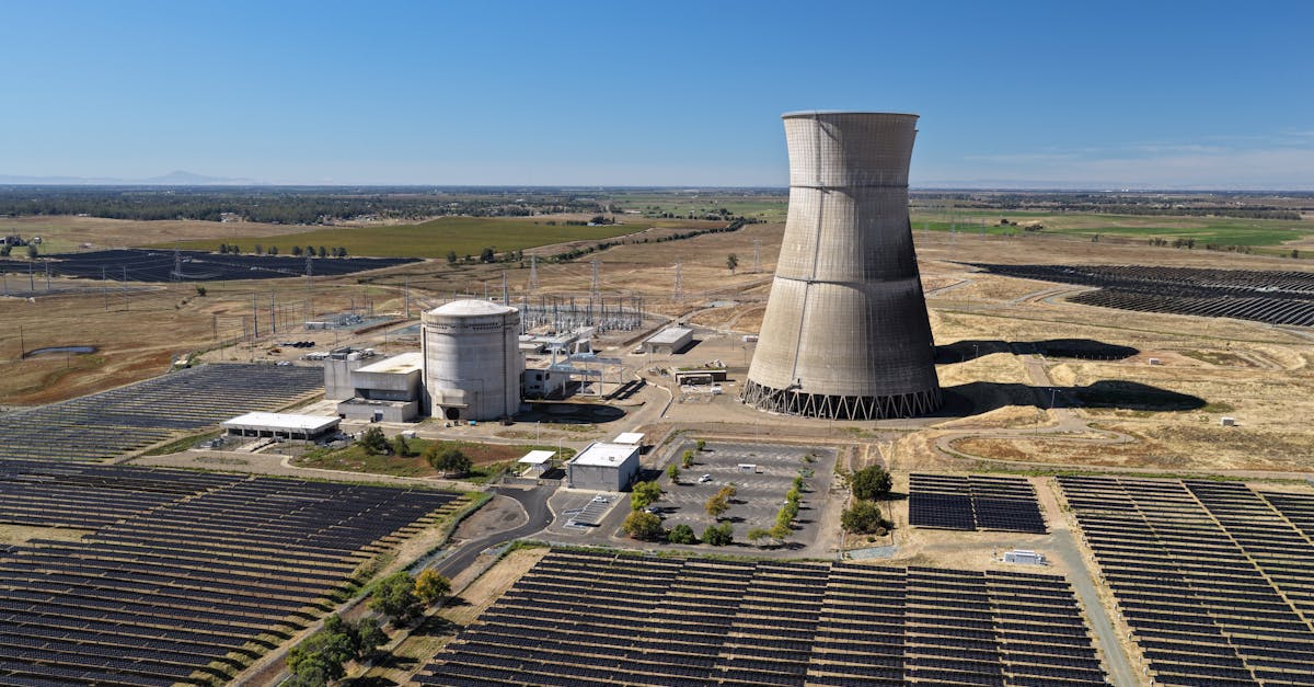 ترامب يهدد بتدمير محطات إيران الكهربائية