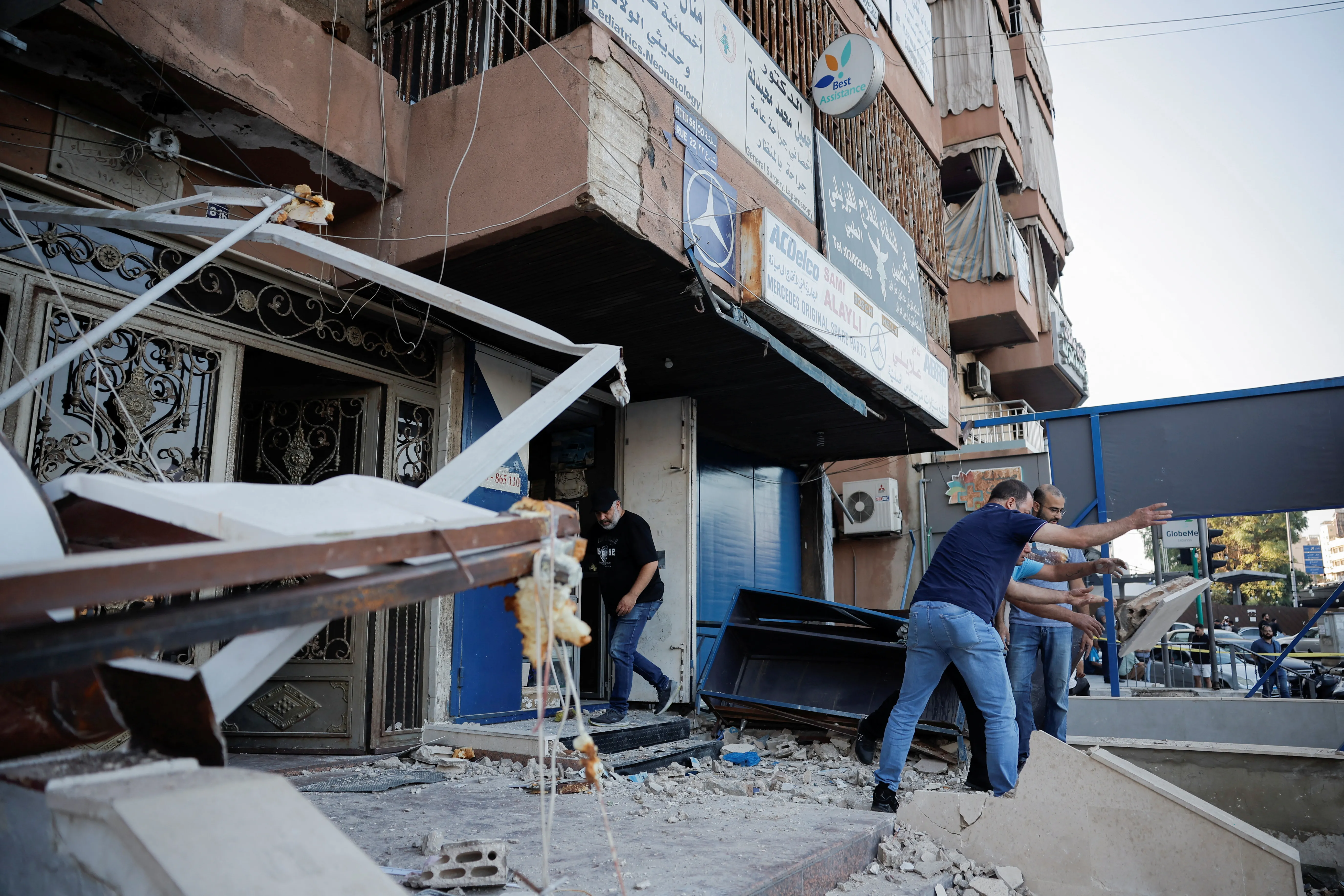 هجمات إسرائيل على لبنان وتأثيرها على السلام