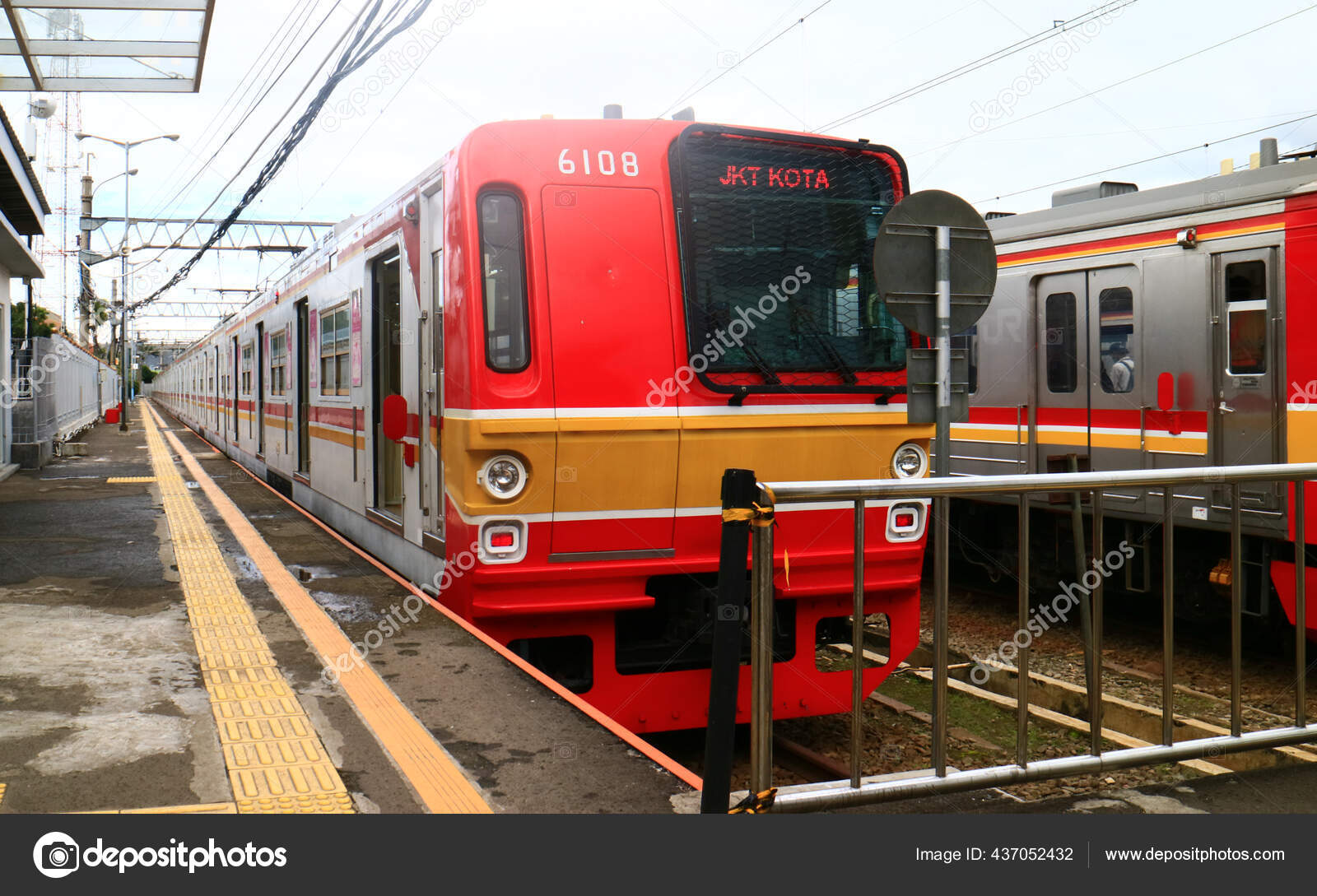 Retour de l'affluence à la gare de Bogor après l'Aïd