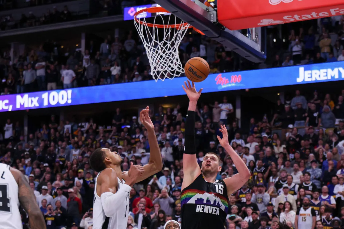 Les Nuggets mettent fin à la série de victoires des Spurs