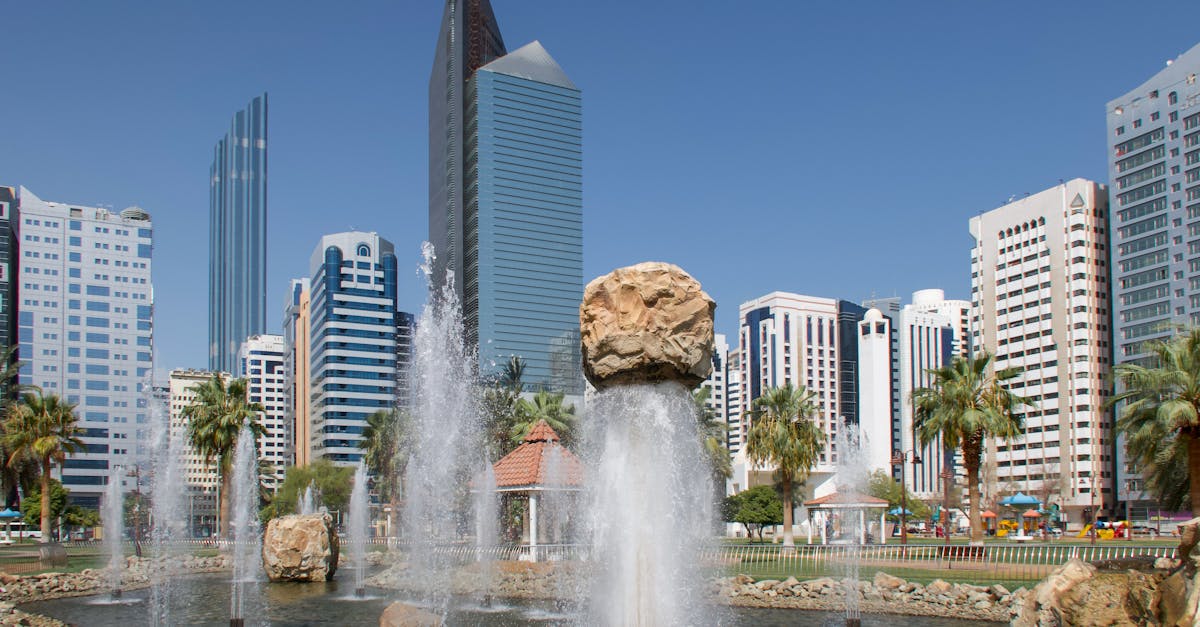 الإمارات تخرج من أوبك وتأثيره على سوق النفط