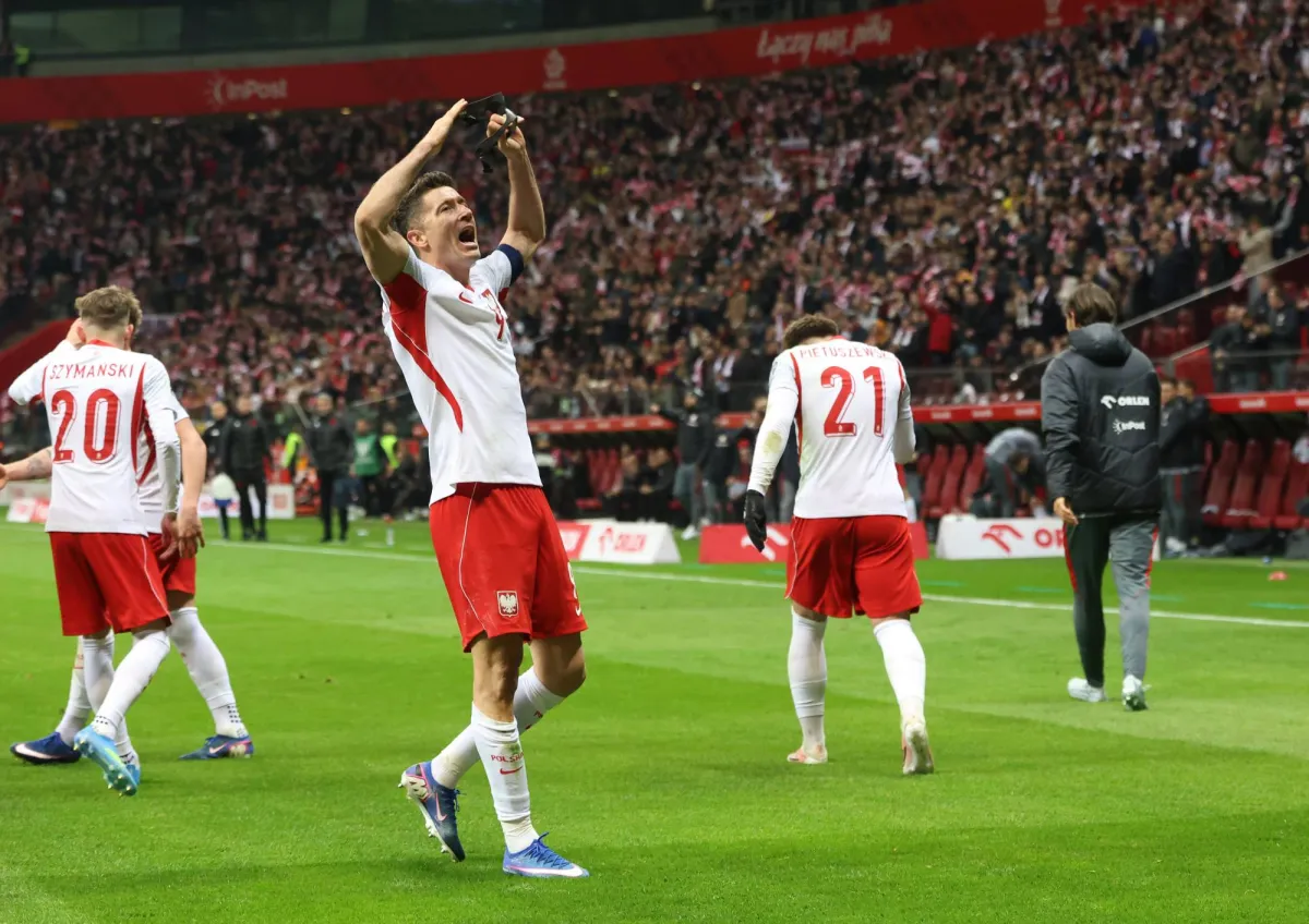 Lewandowski und Džeko in der WM-Qualifikation 2026