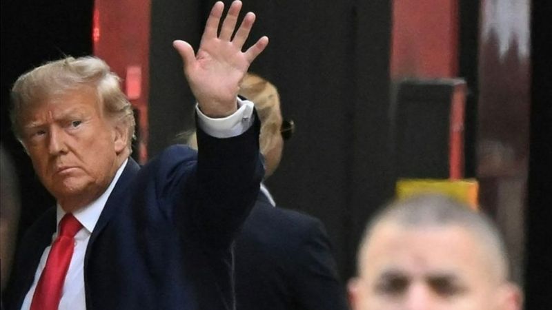 Trump se moque de Starmer dans une vidéo satirique