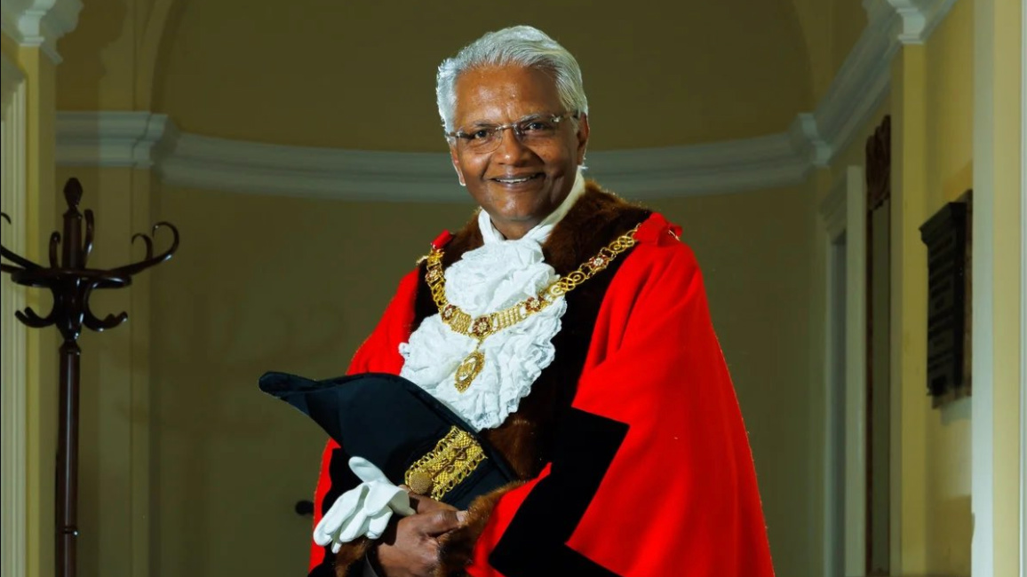 Démission du maire de Bath après des publications controversées